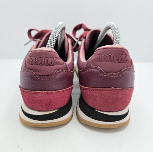 Brooks × Barney's NY | Chariot 'Reflective Pack' burgundy sneakers | MENS 8 - Picture 6 of 10